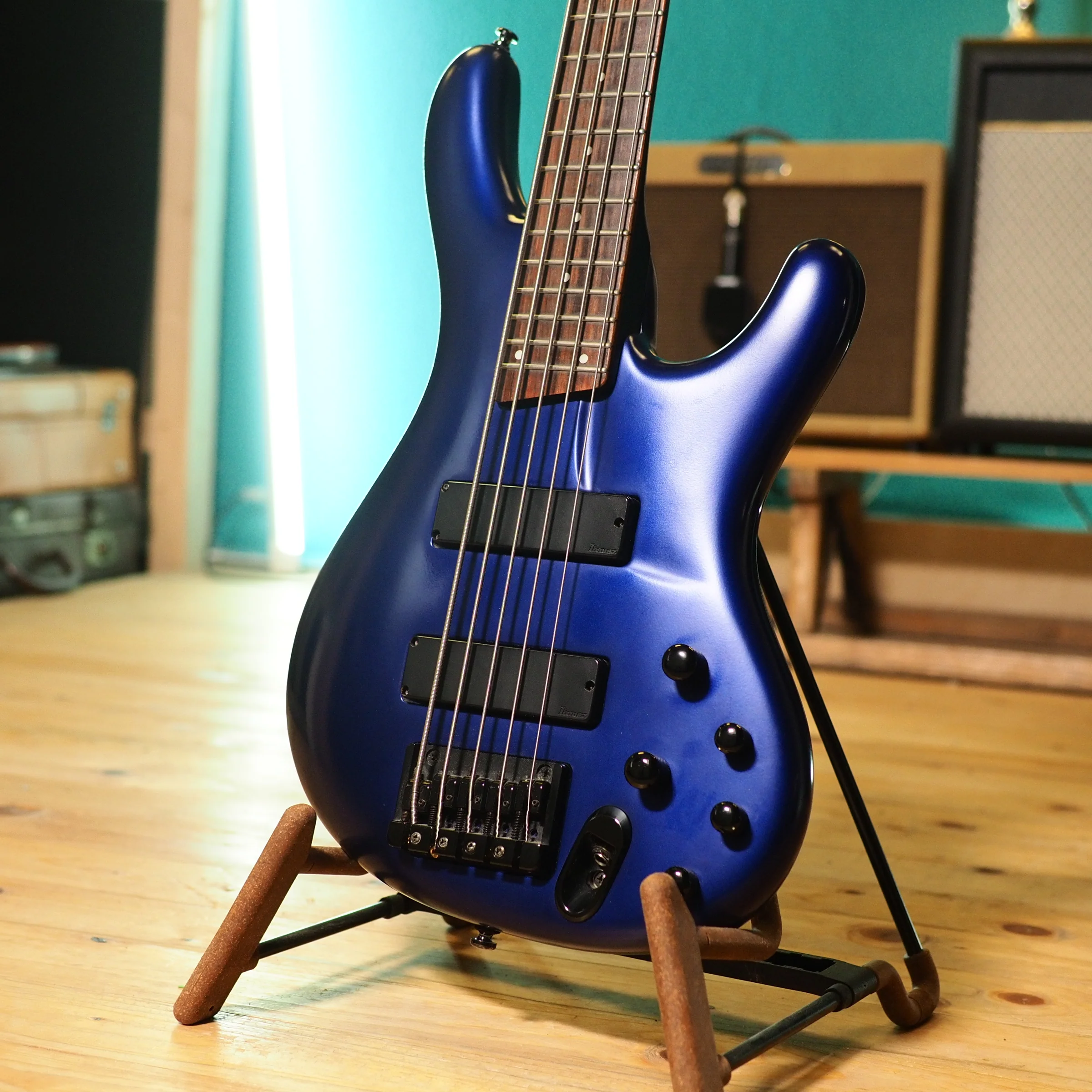 All Vintage and Pre-Owned Guitars